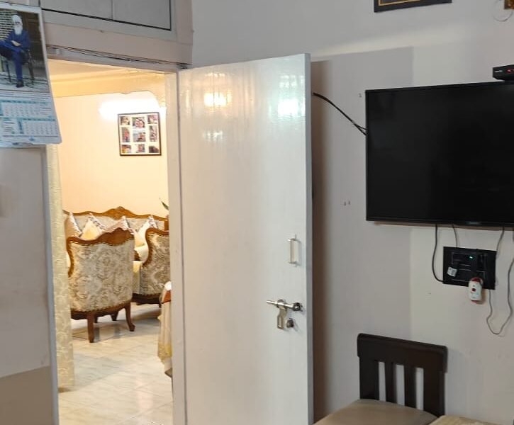 Top Floor Flat For Sale In Jagriti Apartments Pitampura Delhi